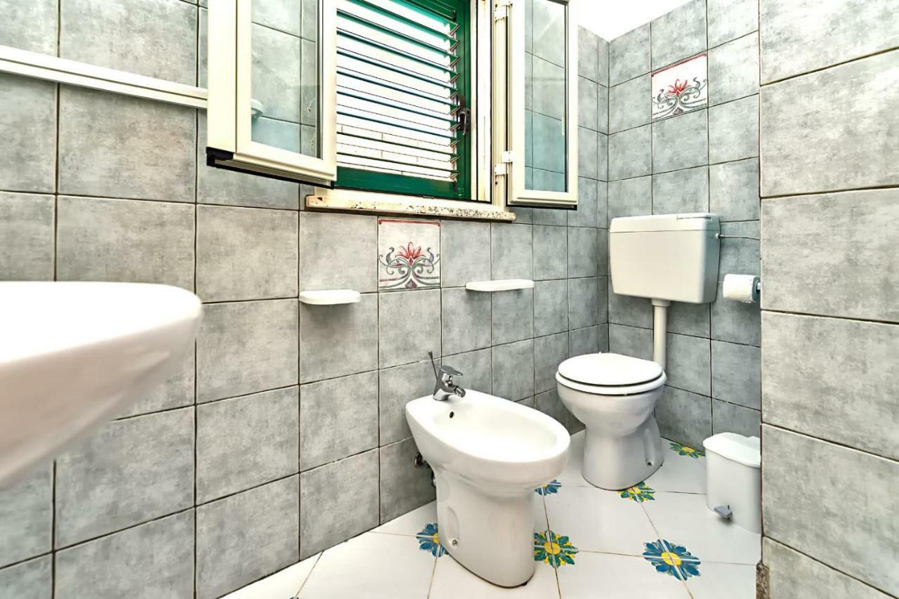 Pomelia -
