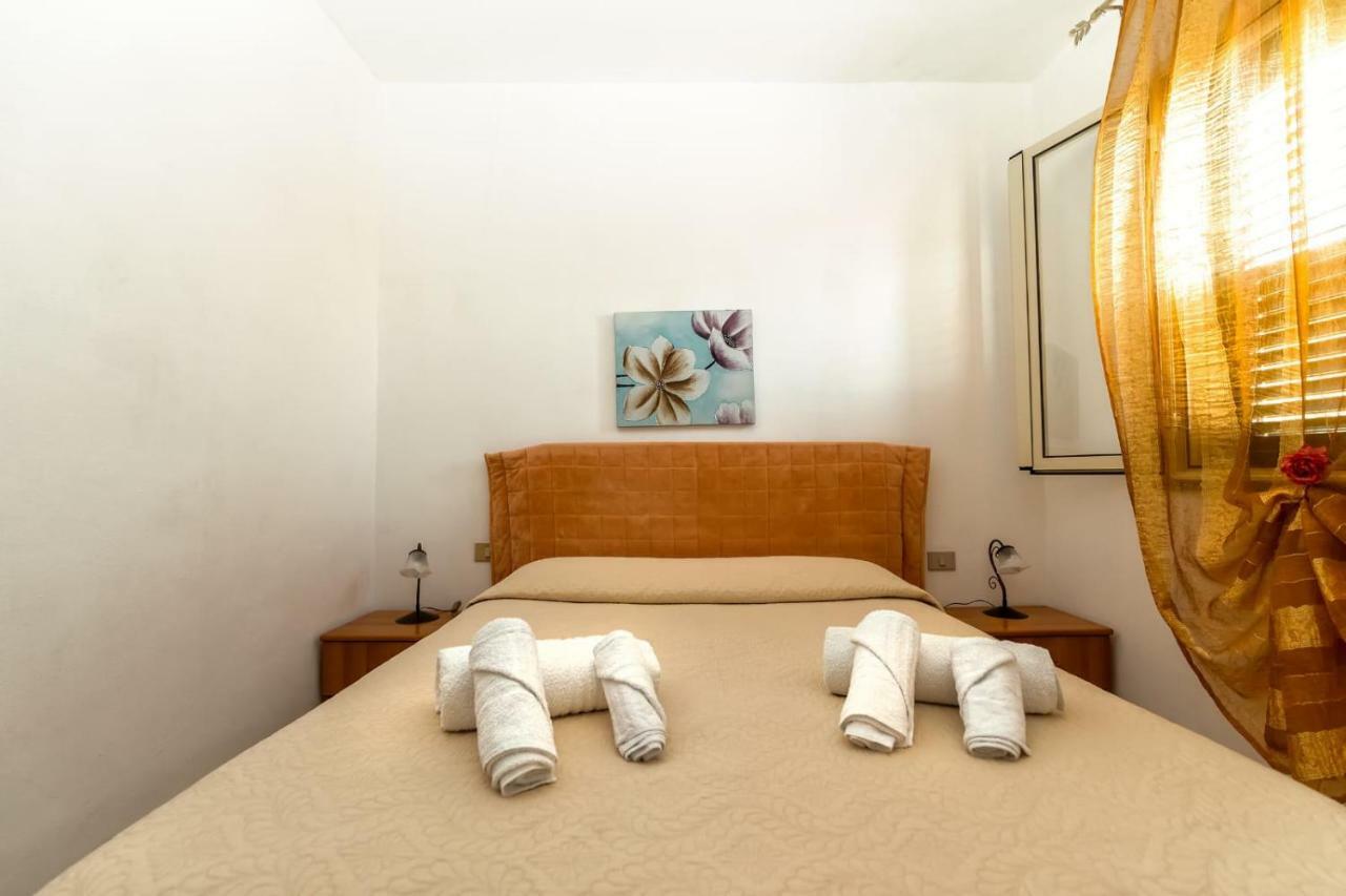Pomelia -