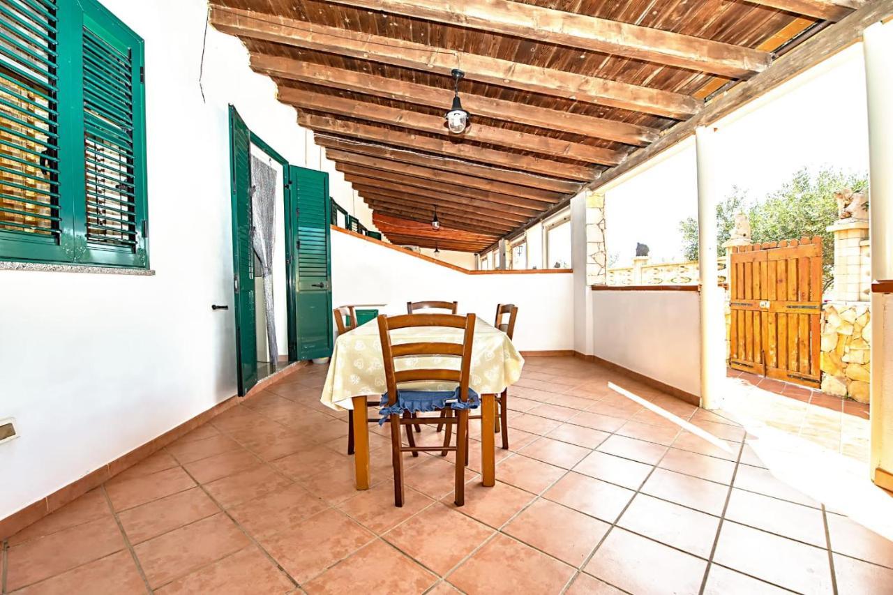 Pomelia -