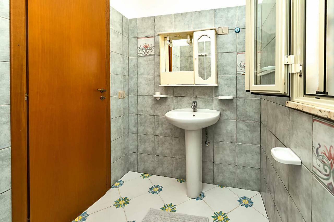 Pomelia -