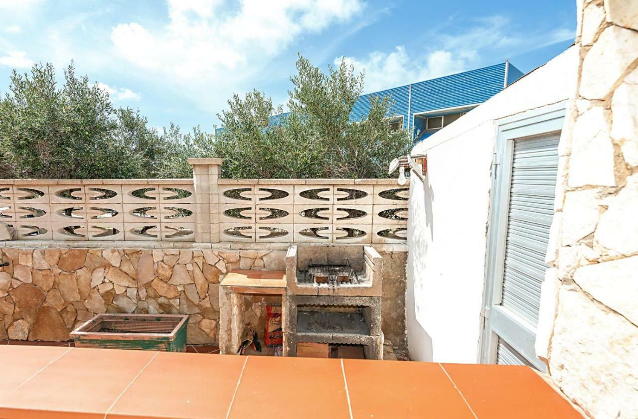 Pomelia -